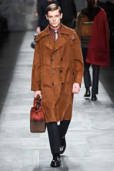 Look 26
